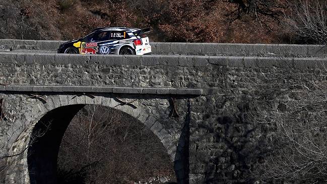 Sebastien Ogier mantuvo el liderato en el Rally de Montecarlo
