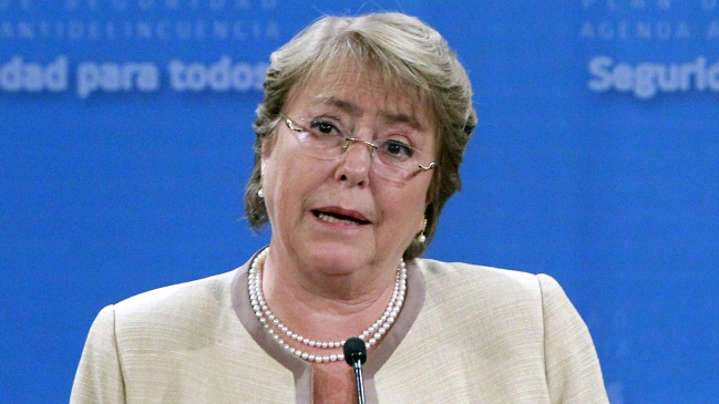 UDI acudió a Impuestos Internos de EE.UU. por actividades para Bachelet