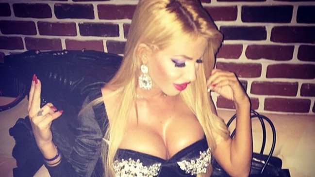 Padre de modelo rumana se suicidó tras verla en revista Playboy