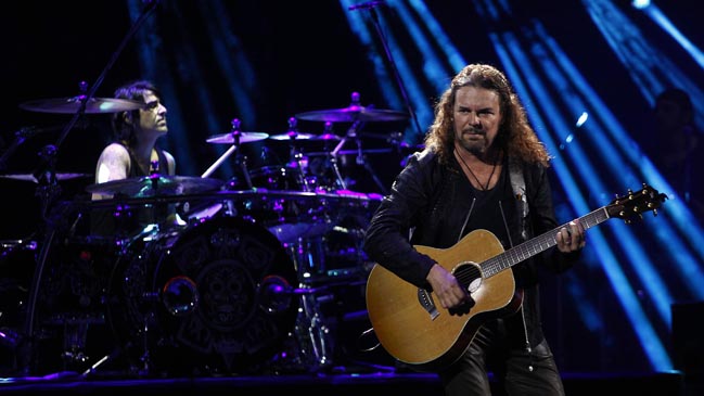 Maná incluirá colaboración con Shakira en su nuevo disco