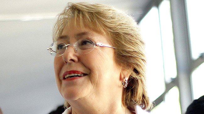 Bachelet cierra enero presentando su proyecto sobre aborto
