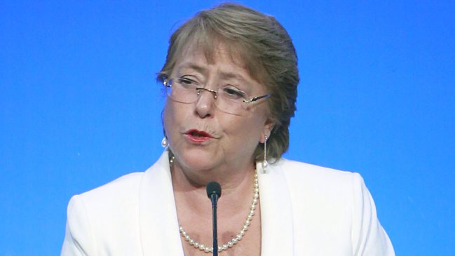 Presidenta Bachelet pidió discutir proyecto de aborto con 