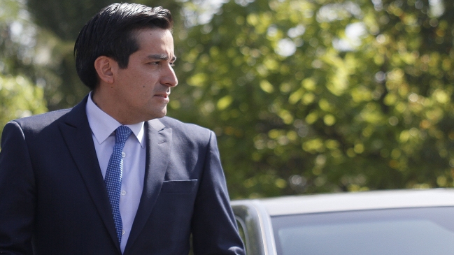 Peñailillo respondió a rector UC: Hay que evitar declaraciones destempladas