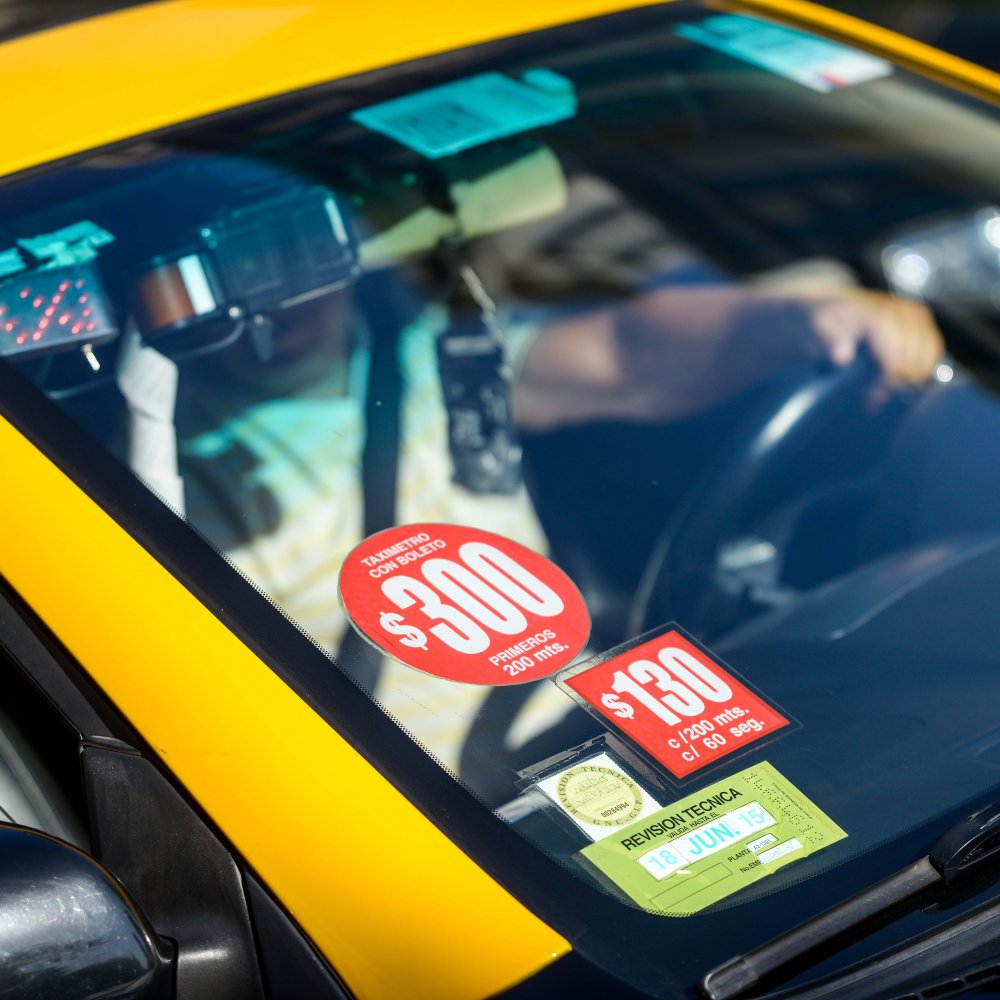 Comenzó a regir baja en tarifas de los taxis en la Región Metropolitana