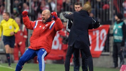 Guardiola celebró tanto de Bayern Munich con el cuarto árbitro