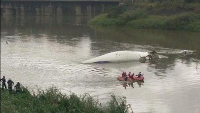 Avión se estrelló en Taiwán con 58 pasajeros
