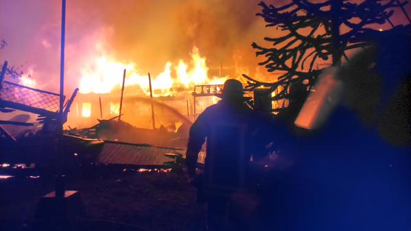 Bomberos logró controlar incendio en liceo de Osorno