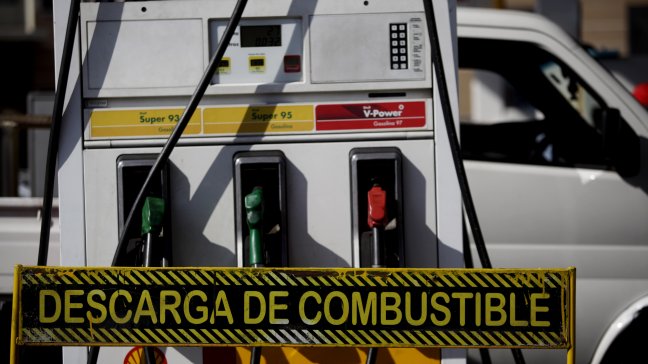 Econsult prevé nueva alza en precios de bencinas