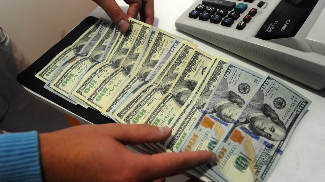Cómo influirá el alza del dólar en el mercado chileno