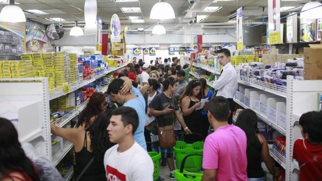 Sernac llamó a los padres a cotizar antes de comprar útiles escolares