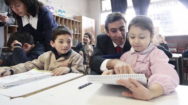 OCDE recomienda aplicar la reforma educacional 