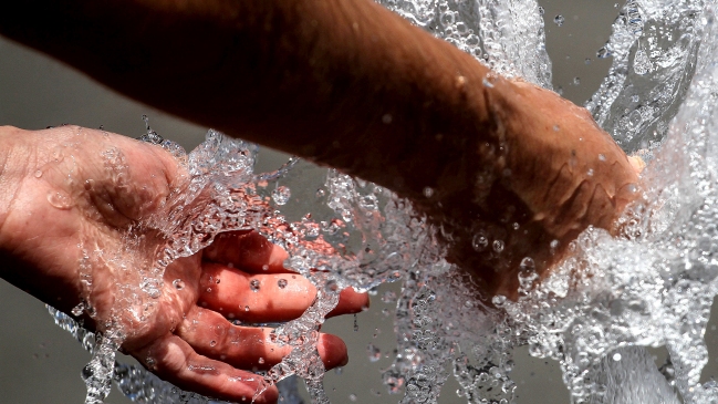 Qué tan peligroso es no lavarse las manos tras ir al baño