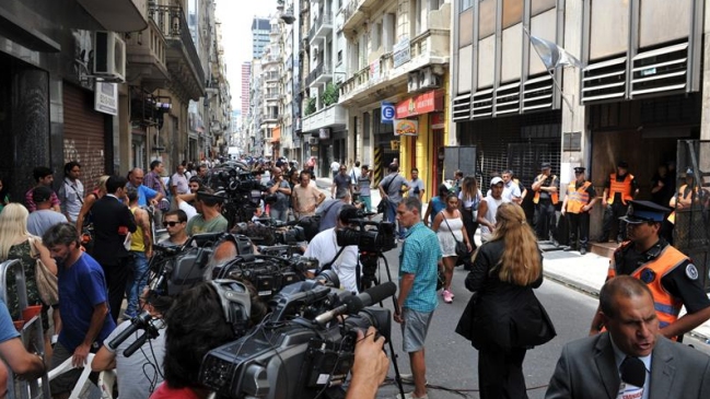 Hallan ADN que no corresponde a Nisman en su casa y buscan identificarlo