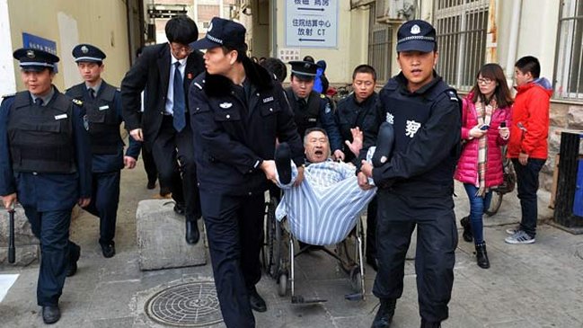 Paciente fue expulsado de hospital chino después de tres años