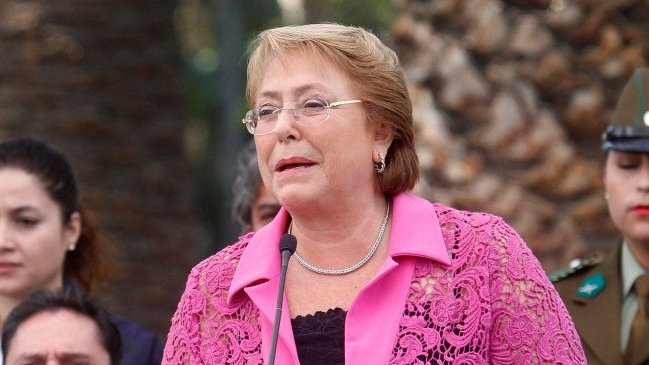 Ciudadano Inteligente: Crédito a esposa de Dávalos daña a la Presidenta Bachelet