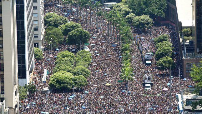 Un muerto y diez heridos dejó tiroteo en desfile de carnaval en Brasil