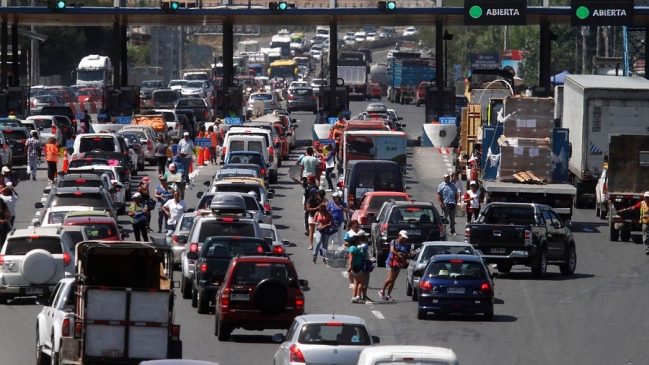 Por recambio de veraneantes se espera retorno de 240 mil vehículos a la capital