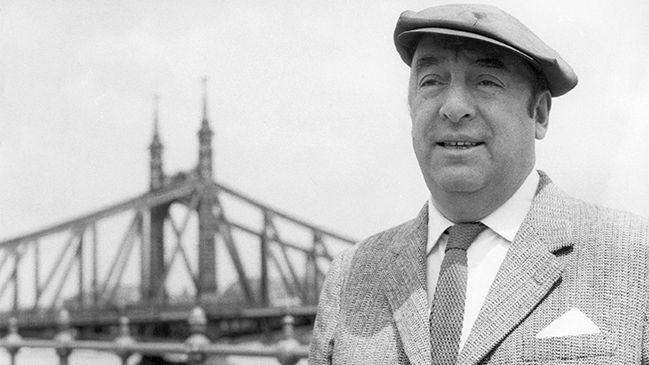 Juez ordenó devolver restos de Pablo Neruda a Isla Negra