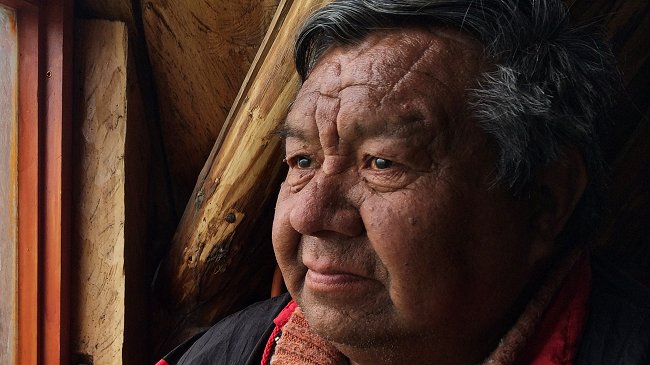 La cultura yagán se escurre entre los dedos de los últimos nativos