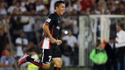 Esteban Paredes aumentó para Colo Colo con un impecable frentazo