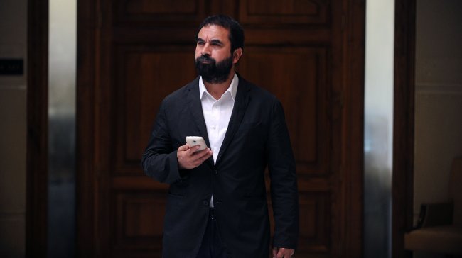 Diputado Gutiérrez acusó a Rossi de recibir financiamiento de empresas