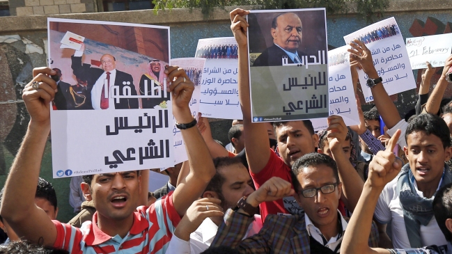 Opositores a hutíes se manifestaron en apoyo al presidente dimitido en Yemen