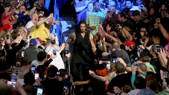 Roman Reigns se impuso en Fastlane y luchará por el título en Wrestlemania
