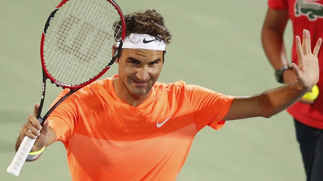 Roger Federer superó con facilidad a Mikhail Youzhny para avanzar en Dubai