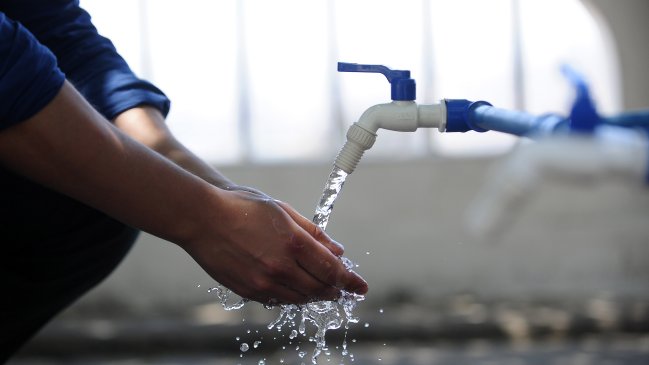 Esval corta suministro de agua en Quilpué por rotura de matriz