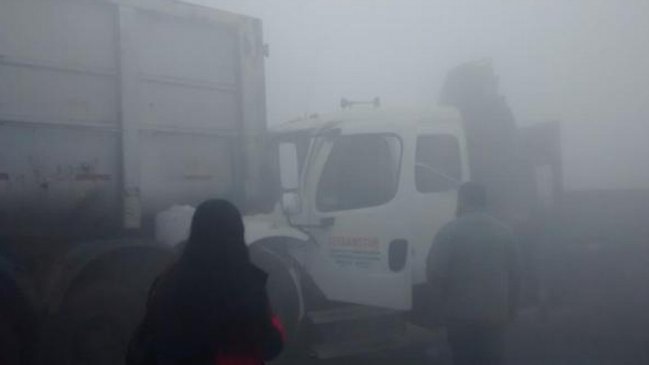 Escasa visibilidad por humo de incendios forestales provocó accidente múltiple en Ruta 5 a Pargua