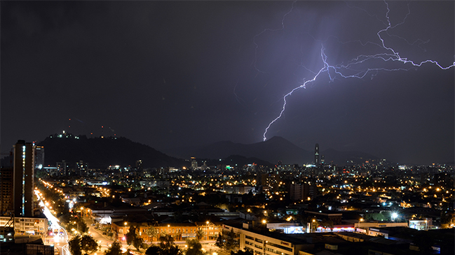 Tormenta eléctrica sorprende a la zona central