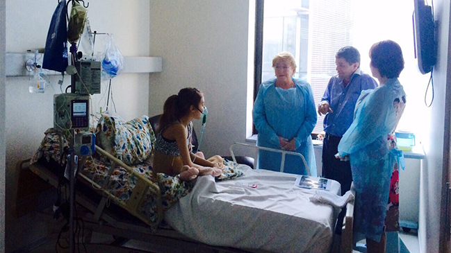 Presidenta Bachelet se reunió con joven que reabrió debate sobre eutanasia