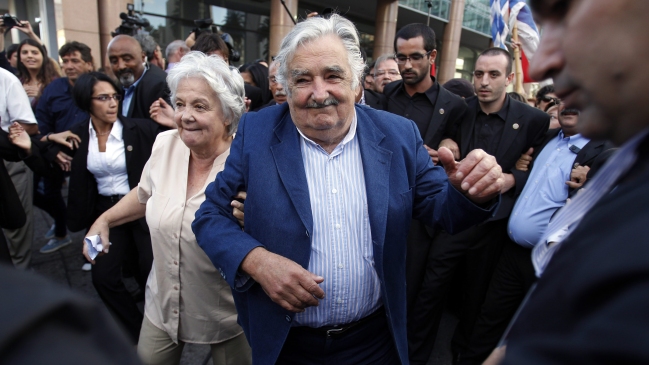 Mujica en su último discurso como presidente: Querido pueblo, gracias por tus abrazos