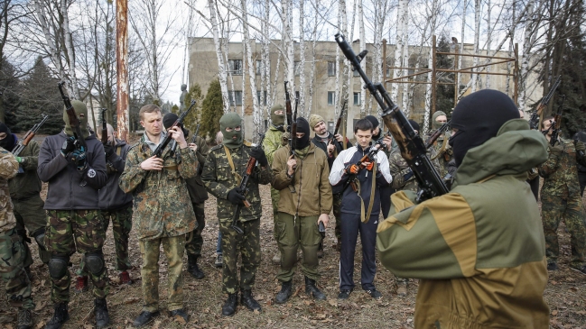 Prorrusos hallaron 373 soldados muertos en el aeropuerto de Donetsk