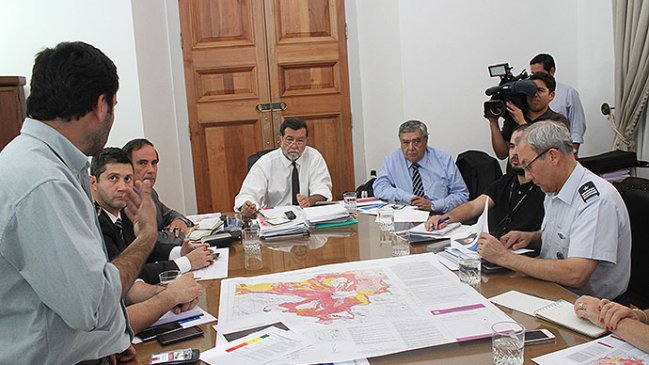 Gobierno monitorea actividad del volcán Villarrica y sólo evacuará con alerta roja