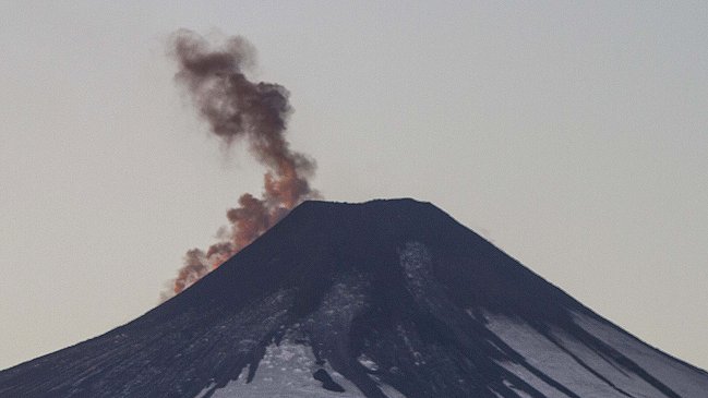 Volcán Villarrica: 400 personas se mantendrán evacuadas por las próximas 24 horas