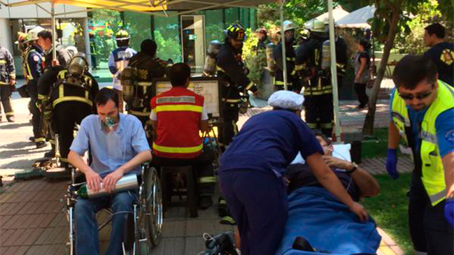 Tres personas murieron por fuga de gas en clínica de Vitacura