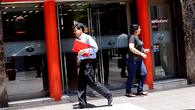 Ganancia de la banca cayó 49 por ciento en enero