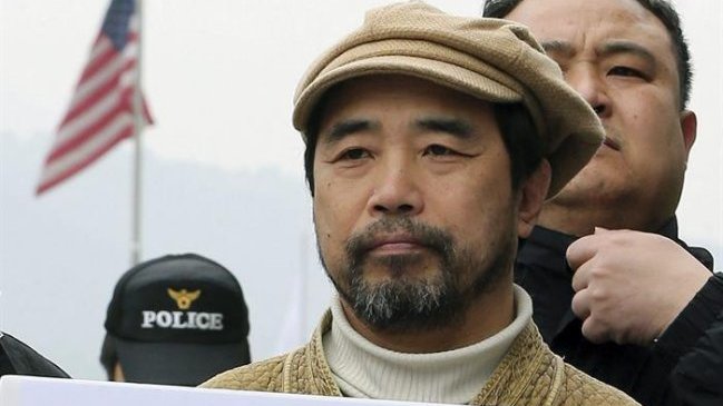 Seúl investiga viajes a Corea del Norte de hombre que atacó a embajador de EE.UU.