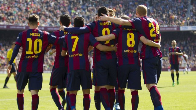 FC Barcelona de Claudio Bravo aplastó a Rayo Vallecano y es nuevo líder de la liga española