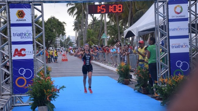 Catalina Salazar logró la medalla de plata en el Sudamericano junior de triatlón en Brasil