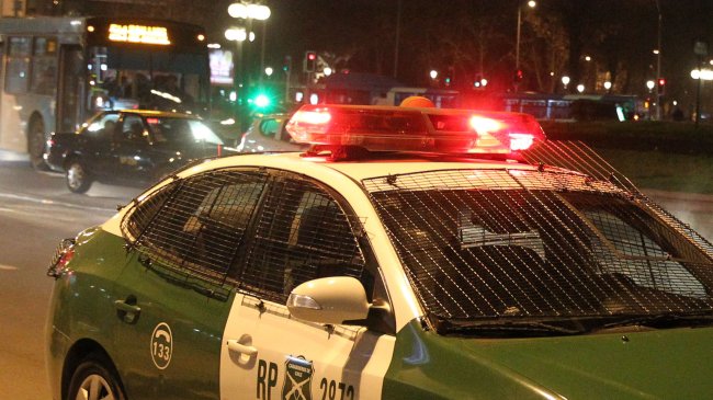 Conductor ebrio estrelló su vehículo contra un árbol en Plaza Italia