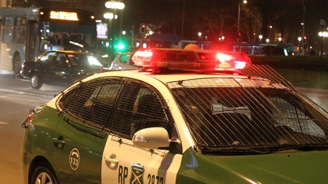 Conductor ebrio estrelló su vehículo contra un árbol en Plaza Italia