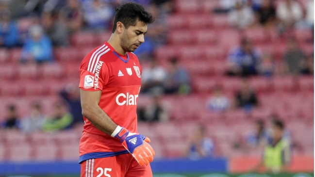 Johnny Herrera sobre 