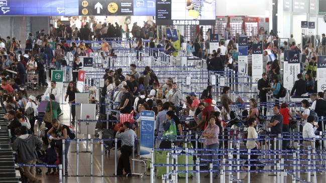 Aeropuerto de Santiago fue votado como el séptimo peor del mundo