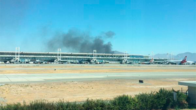Incendio en acopio de residuos industriales generó columna de humo en el sector poniente