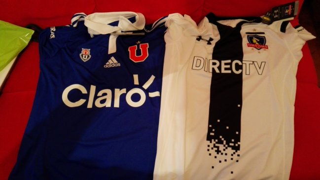 Gana una camiseta de Universidad de Chile y Colo Colo para el Superclásico