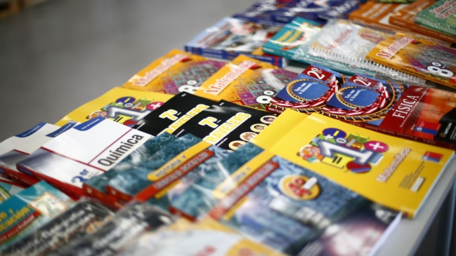 Conadecus pide a Superintendencia de Educación regular colegios por textos escolares