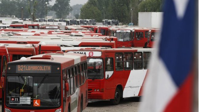 Conductores del Transantiago mantienen paralización para este sábado