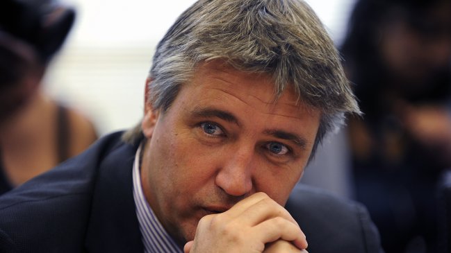 Senador Rossi (PS) pidió a isapres no subir valor de sus planes
